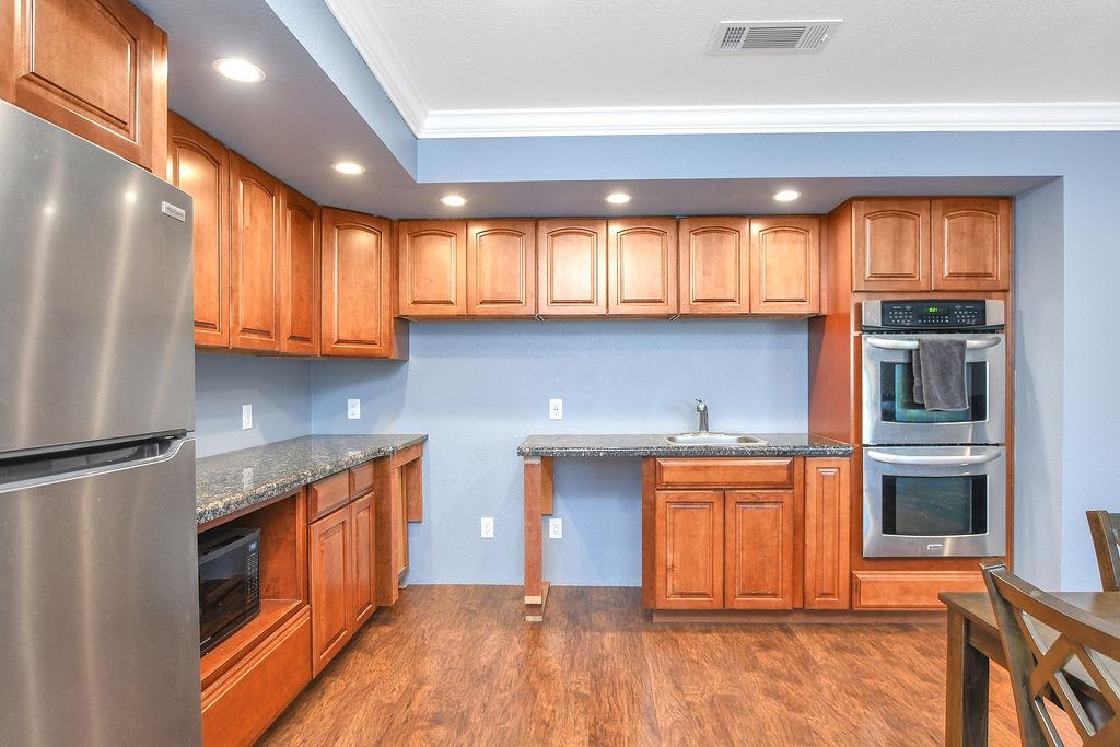 Detail Gallery Image 41 of 60 For 2033 Lucile Ave, Stockton,  CA 95209 - 5 Beds | 5 Baths