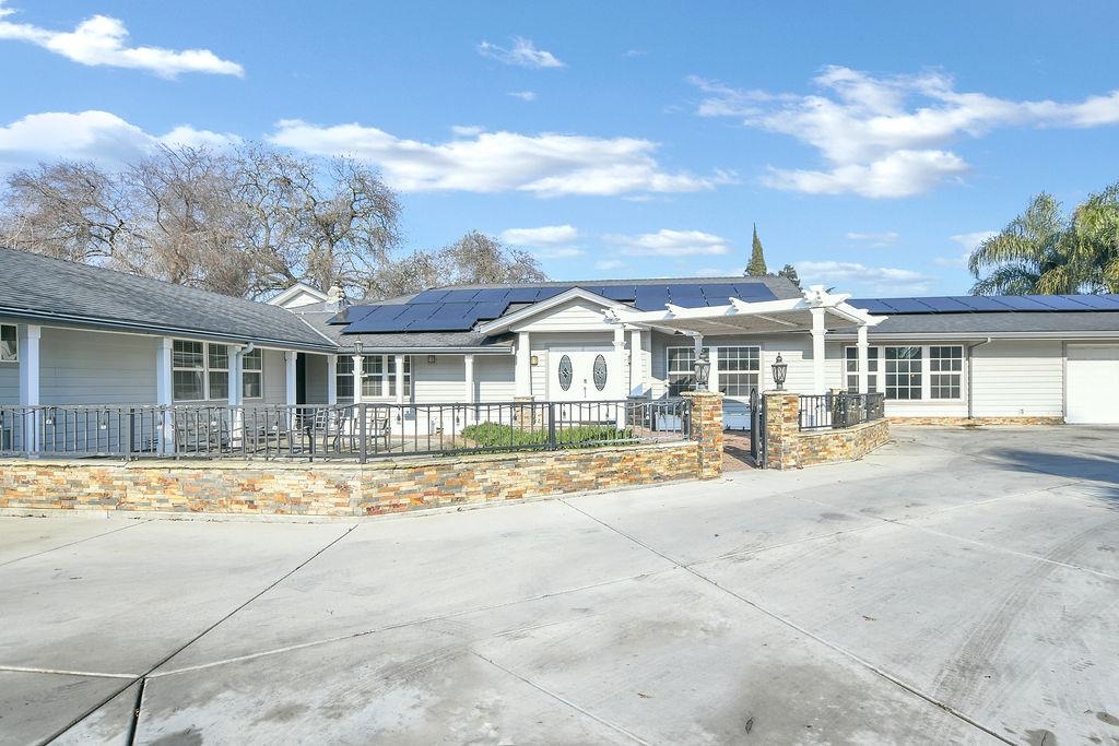 Detail Gallery Image 6 of 60 For 2033 Lucile Ave, Stockton,  CA 95209 - 5 Beds | 5 Baths