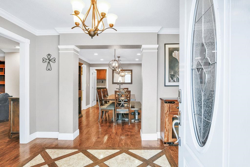 Detail Gallery Image 8 of 60 For 2033 Lucile Ave, Stockton,  CA 95209 - 5 Beds | 5 Baths