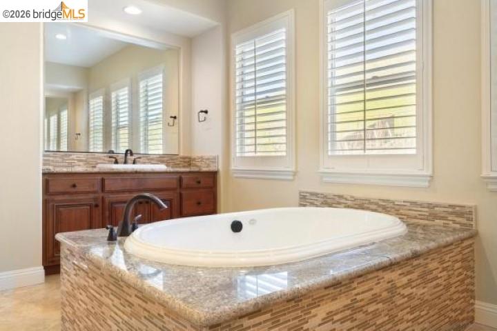 Detail Gallery Image 27 of 52 For 387 Golden Grass Dr, Alamo,  CA 94507 - 4 Beds | 4/1 Baths