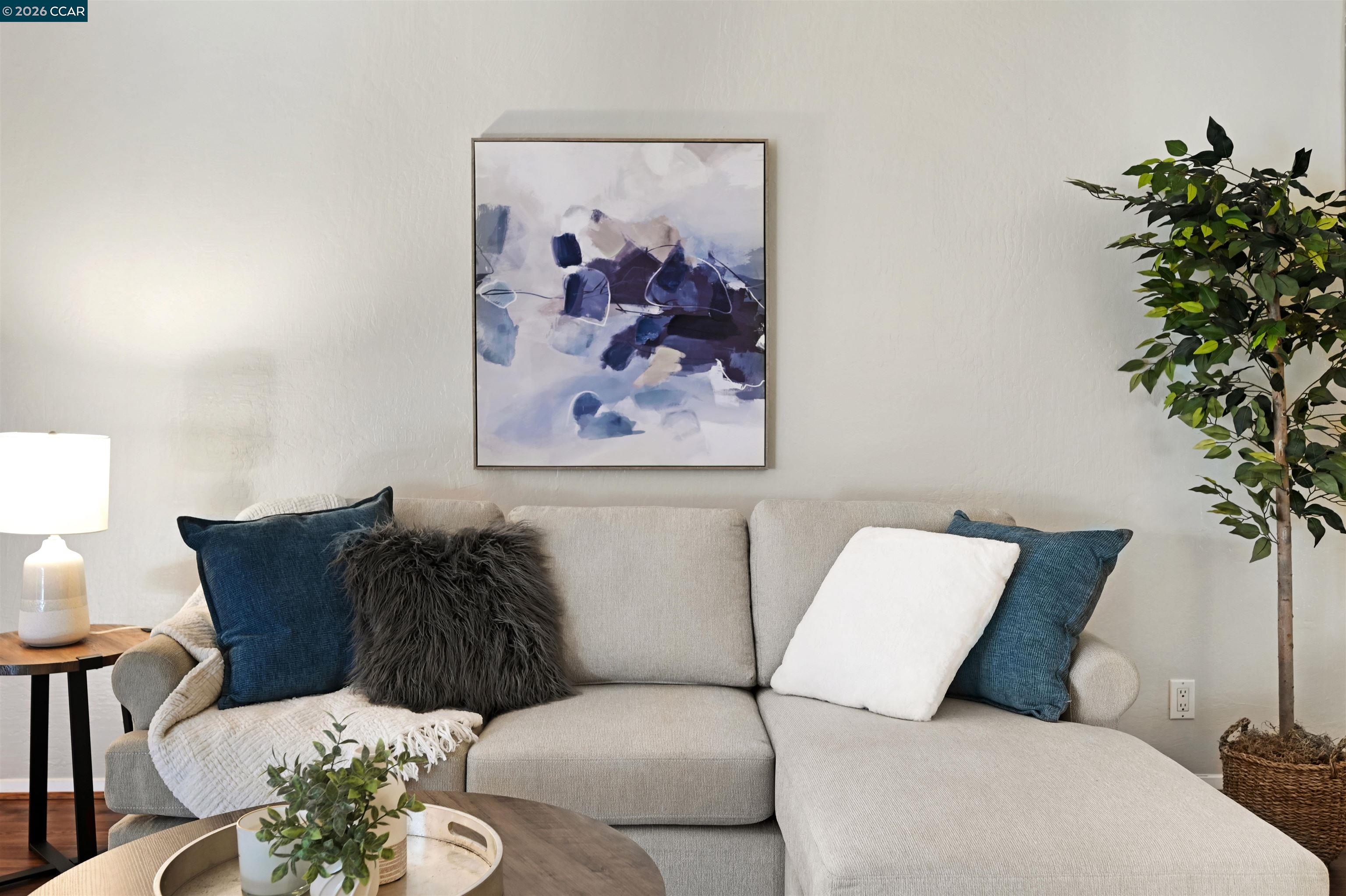 Photo #5: 41121439 Listing: Photo #5