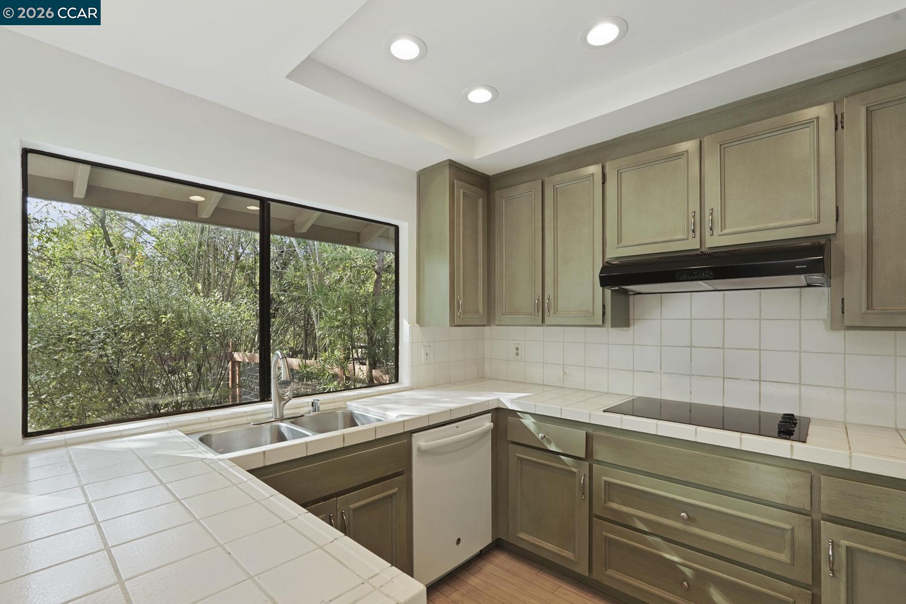 Photo #8: 41121446 Listing: Photo #8