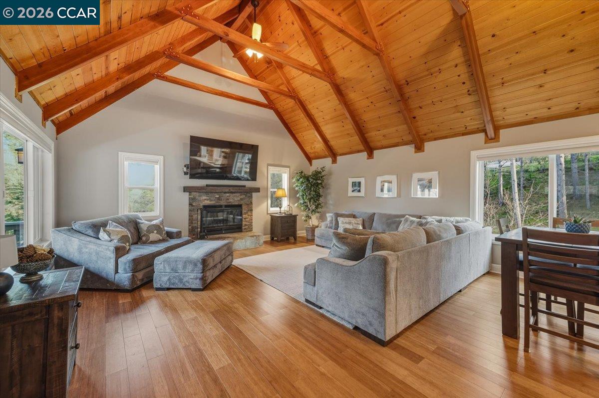 Detail Gallery Image 4 of 50 For 20824 Chaparral Cir, Penn Valley,  CA 95946 - 5 Beds | 4 Baths