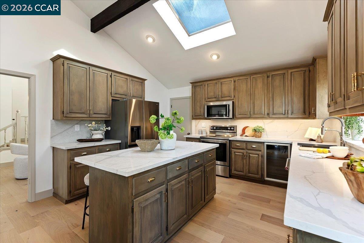 Detail Gallery Image 13 of 29 For 28 Tamarisk, Moraga,  CA 94556 - 2 Beds | 2 Baths