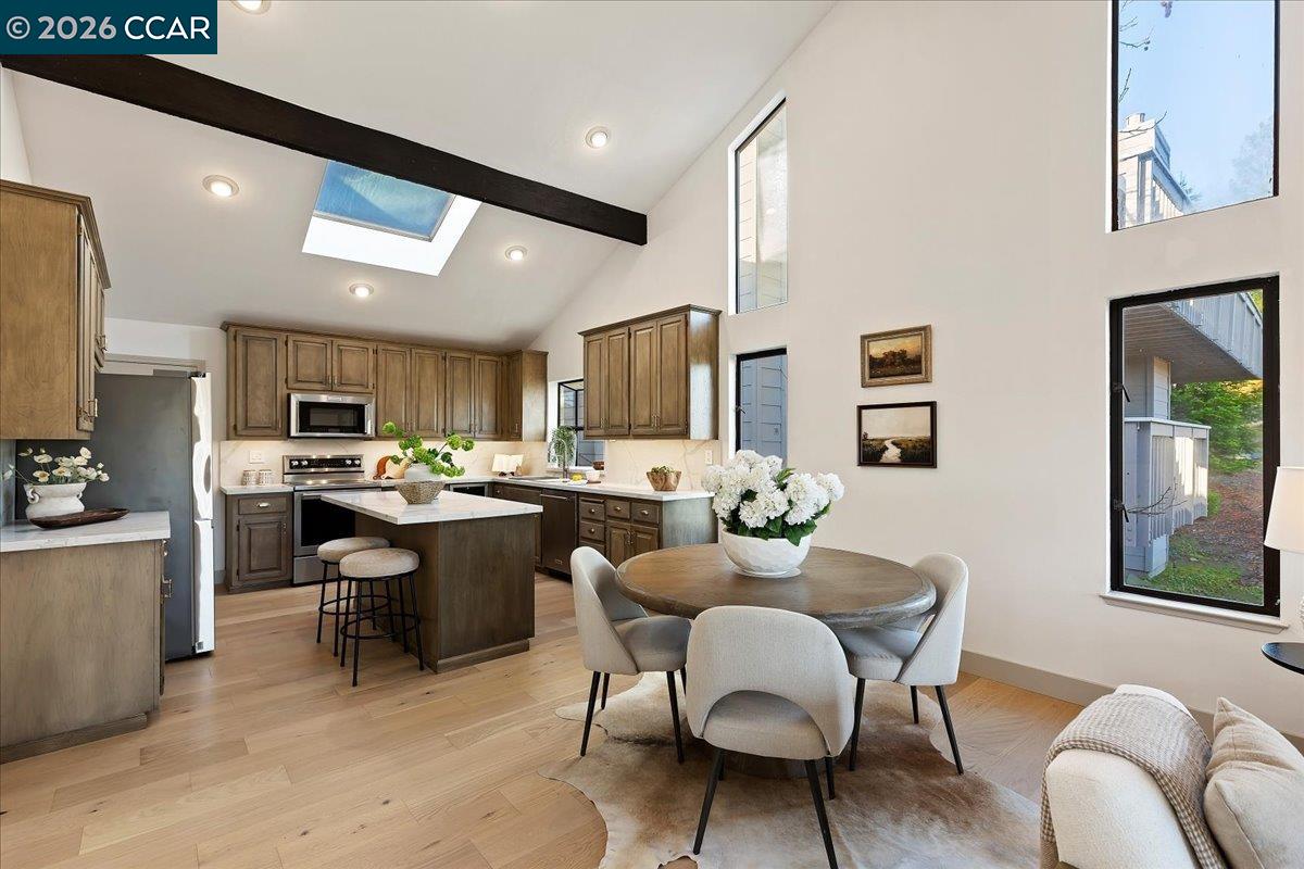 Detail Gallery Image 16 of 29 For 28 Tamarisk, Moraga,  CA 94556 - 2 Beds | 2 Baths