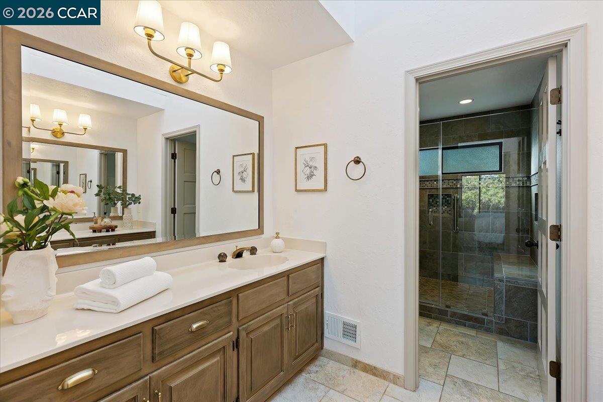 Detail Gallery Image 23 of 29 For 28 Tamarisk, Moraga,  CA 94556 - 2 Beds | 2 Baths