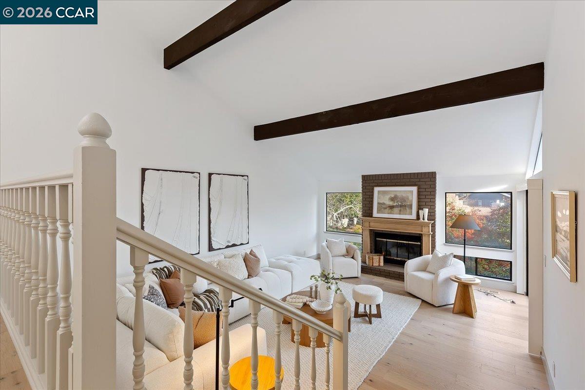 Detail Gallery Image 4 of 29 For 28 Tamarisk, Moraga,  CA 94556 - 2 Beds | 2 Baths