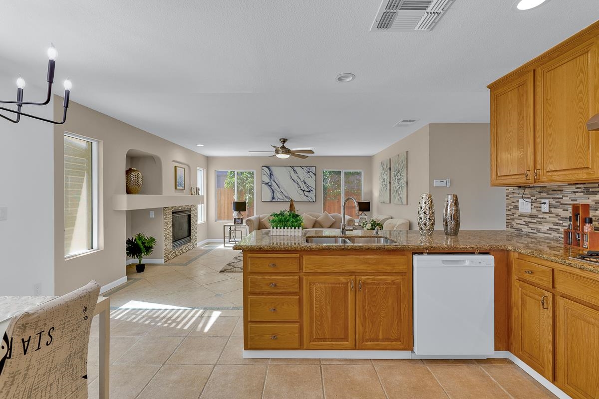 Detail Gallery Image 17 of 60 For 723 Ann Gabriel Ln, Tracy,  CA 95377 - 5 Beds | 3 Baths