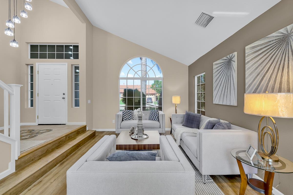 Detail Gallery Image 4 of 60 For 723 Ann Gabriel Ln, Tracy,  CA 95377 - 5 Beds | 3 Baths