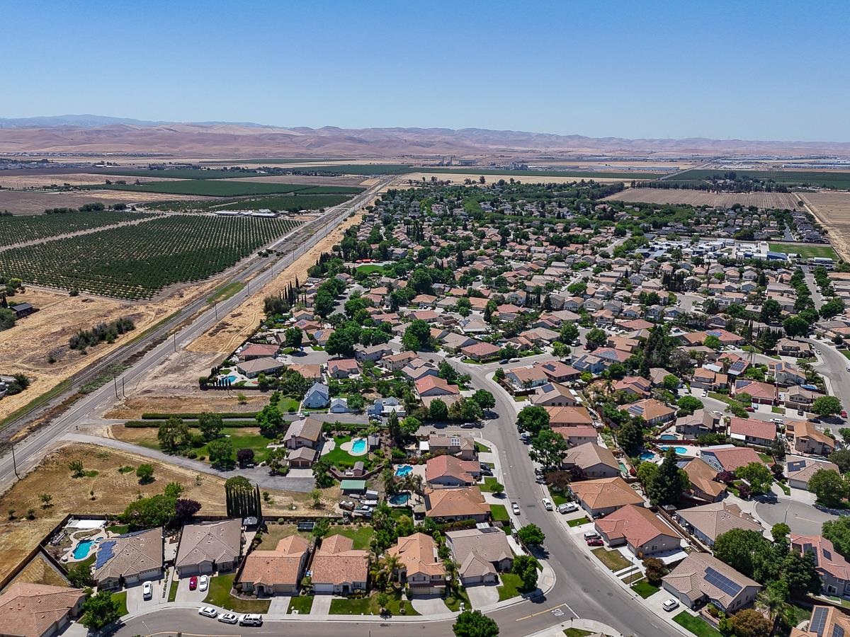 Detail Gallery Image 55 of 60 For 723 Ann Gabriel Ln, Tracy,  CA 95377 - 5 Beds | 3 Baths