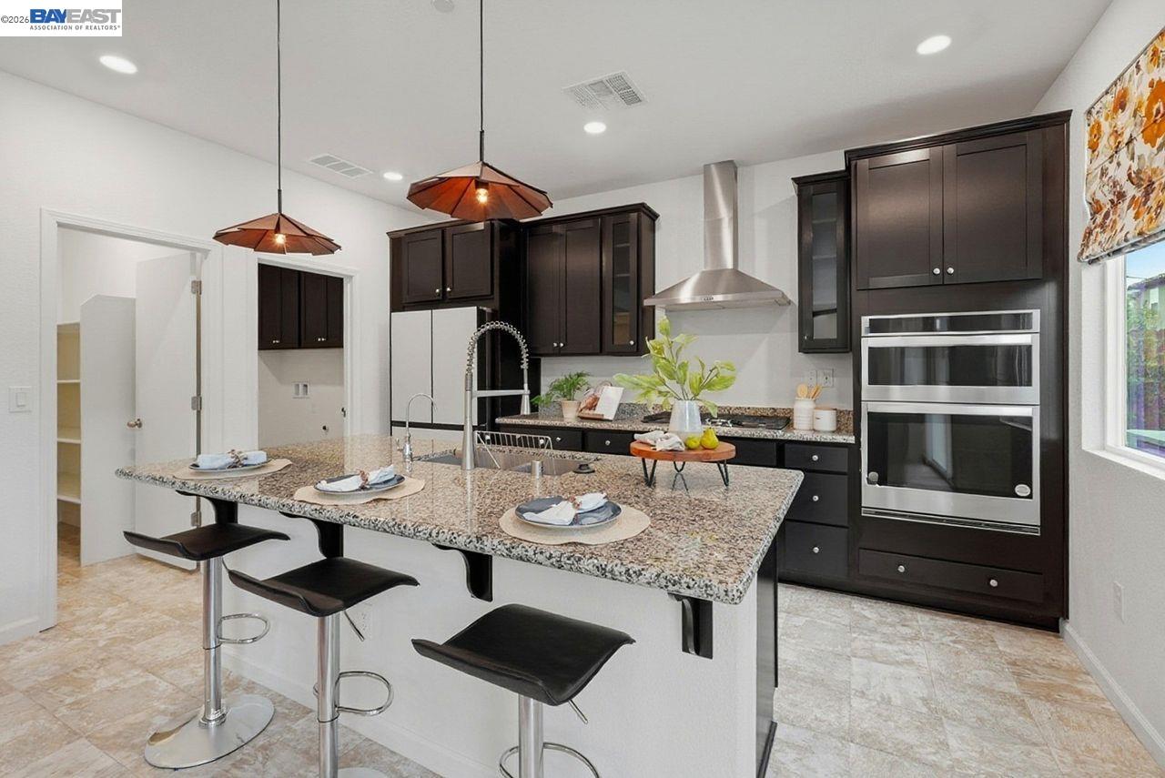 Detail Gallery Image 1 of 45 For 1444 Meridian St, Manteca,  CA 95337 - 5 Beds | 3 Baths