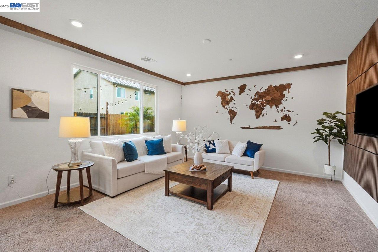 Detail Gallery Image 12 of 45 For 1444 Meridian St, Manteca,  CA 95337 - 5 Beds | 3 Baths