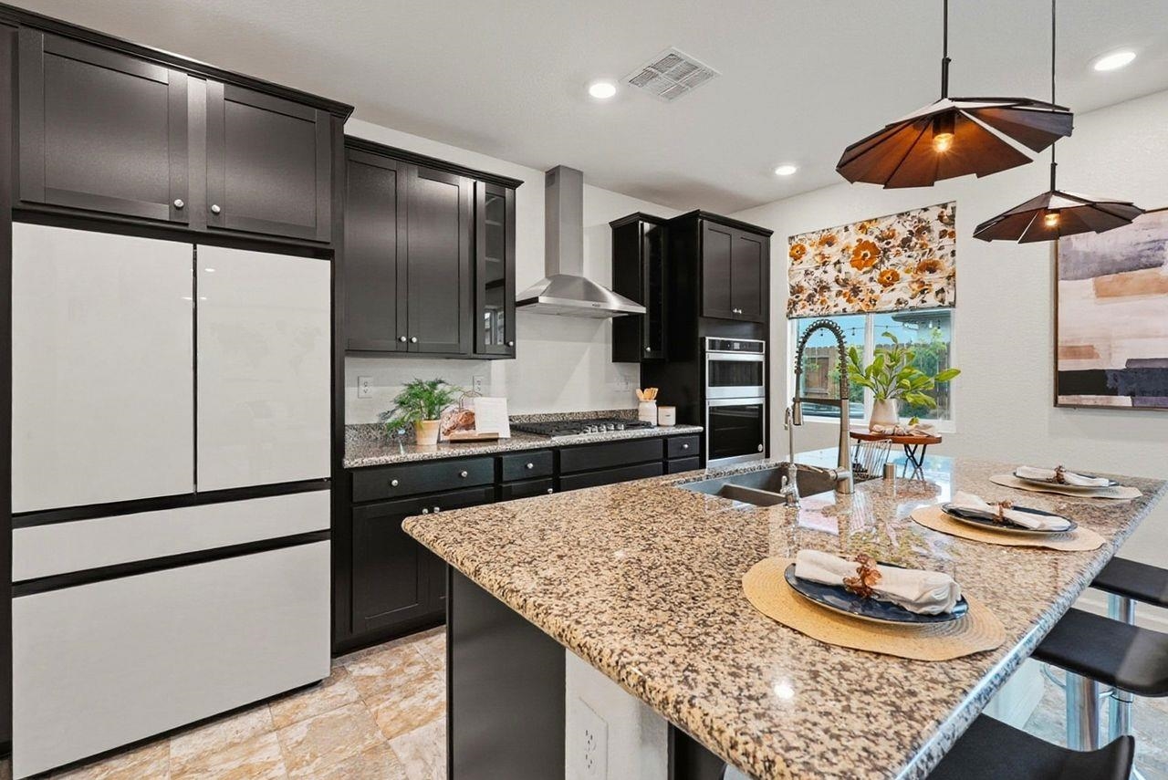 Detail Gallery Image 15 of 45 For 1444 Meridian St, Manteca,  CA 95337 - 5 Beds | 3 Baths