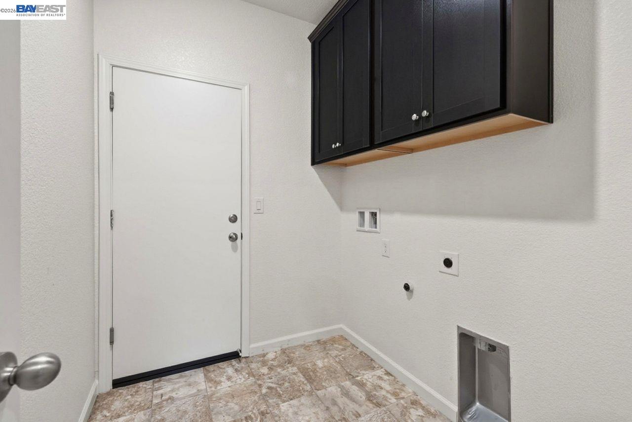 Detail Gallery Image 27 of 48 For 1444 Meridian St, Manteca,  CA 95337 - 5 Beds | 3 Baths