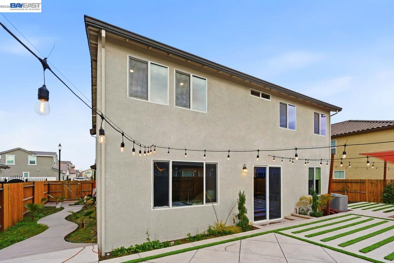 Detail Gallery Image 43 of 45 For 1444 Meridian St, Manteca,  CA 95337 - 5 Beds | 3 Baths