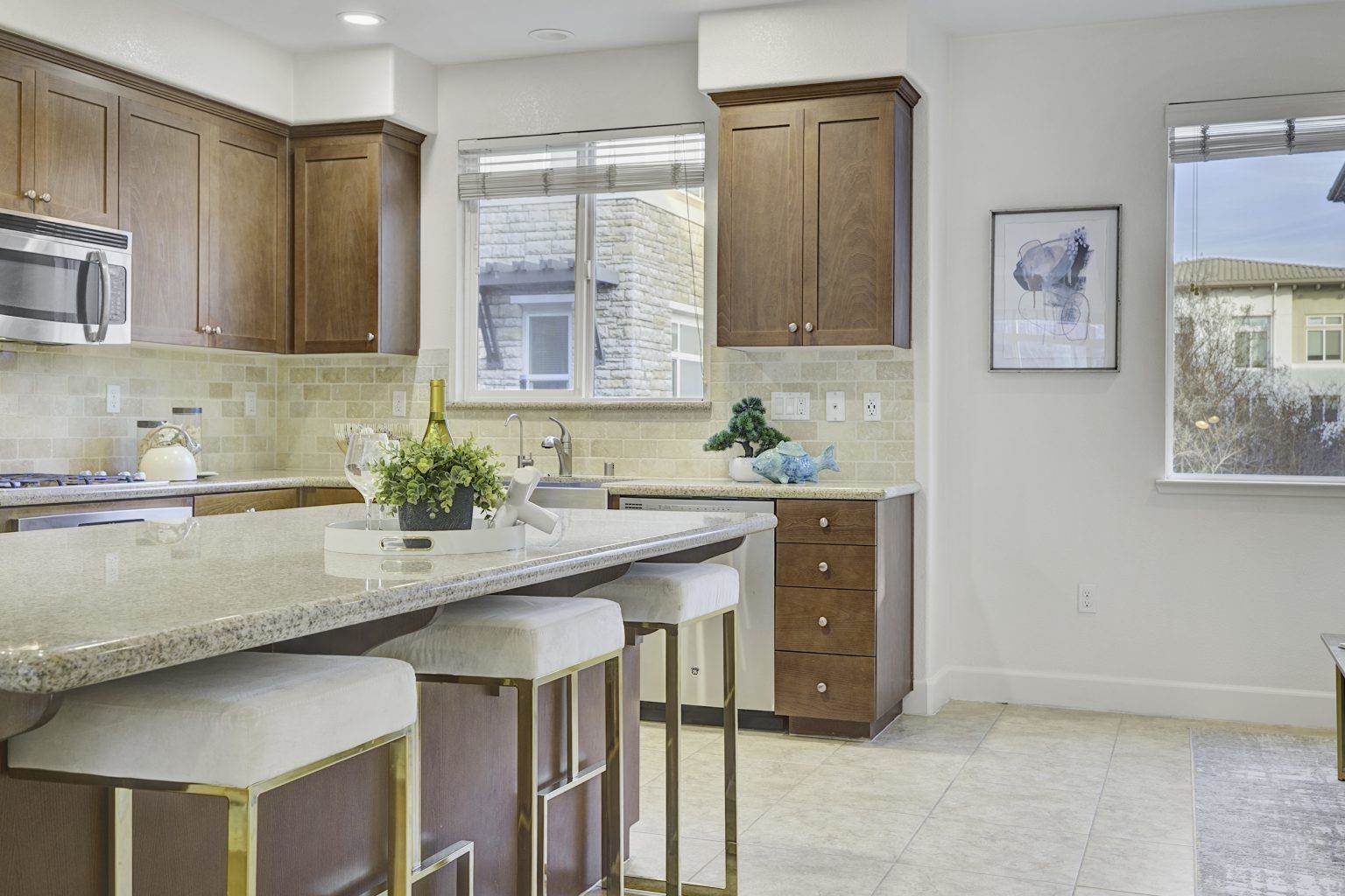 Detail Gallery Image 16 of 47 For 5399 Iron Horse Pkwy, Dublin,  CA 94568 - 3 Beds | 2/1 Baths