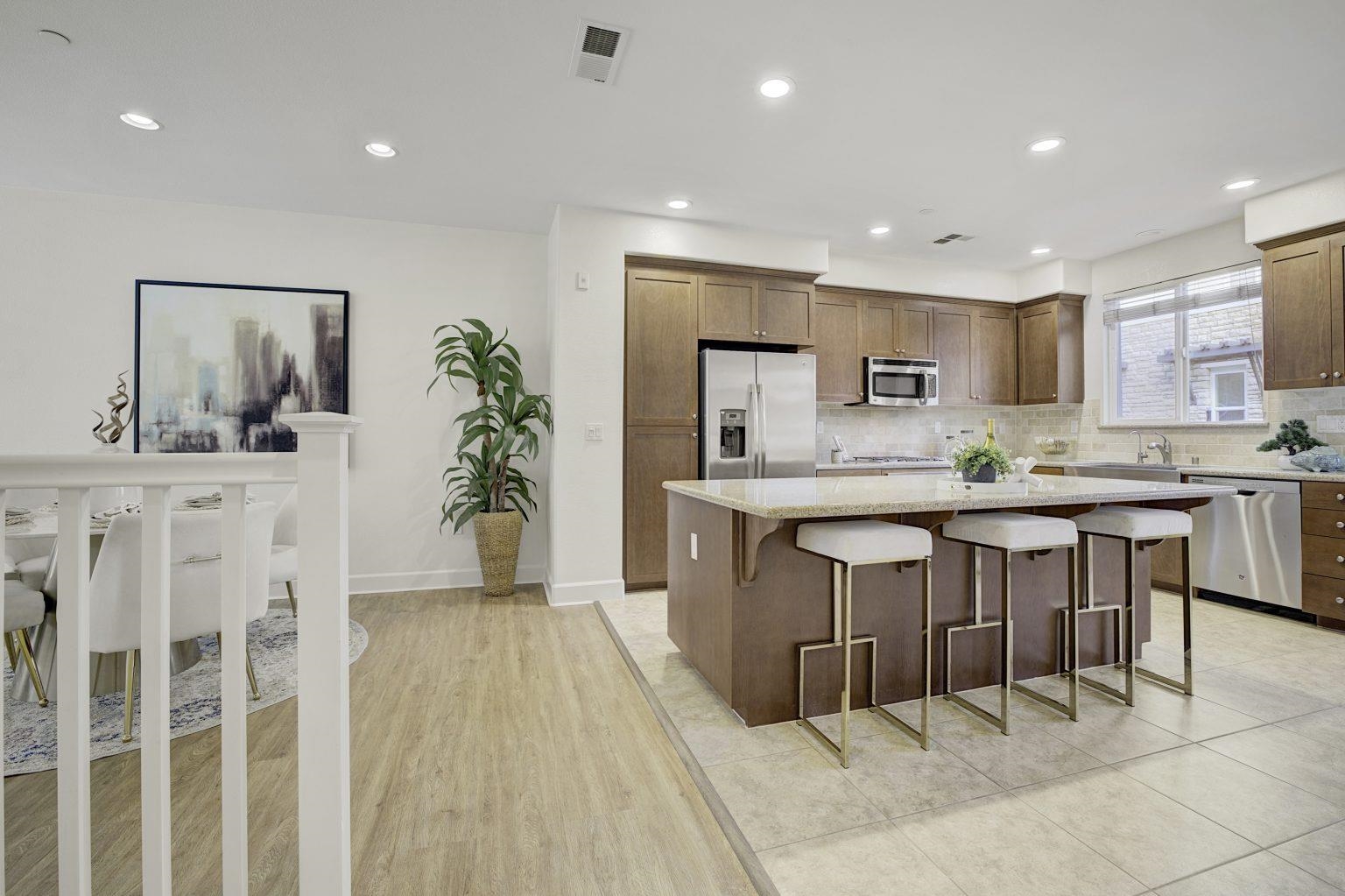 Detail Gallery Image 17 of 47 For 5399 Iron Horse Pkwy, Dublin,  CA 94568 - 3 Beds | 2/1 Baths