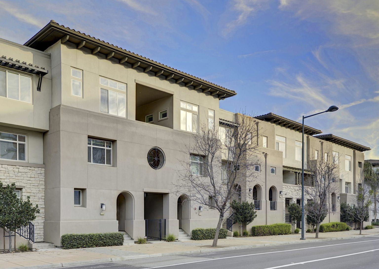 Detail Gallery Image 3 of 47 For 5399 Iron Horse Pkwy, Dublin,  CA 94568 - 3 Beds | 2/1 Baths