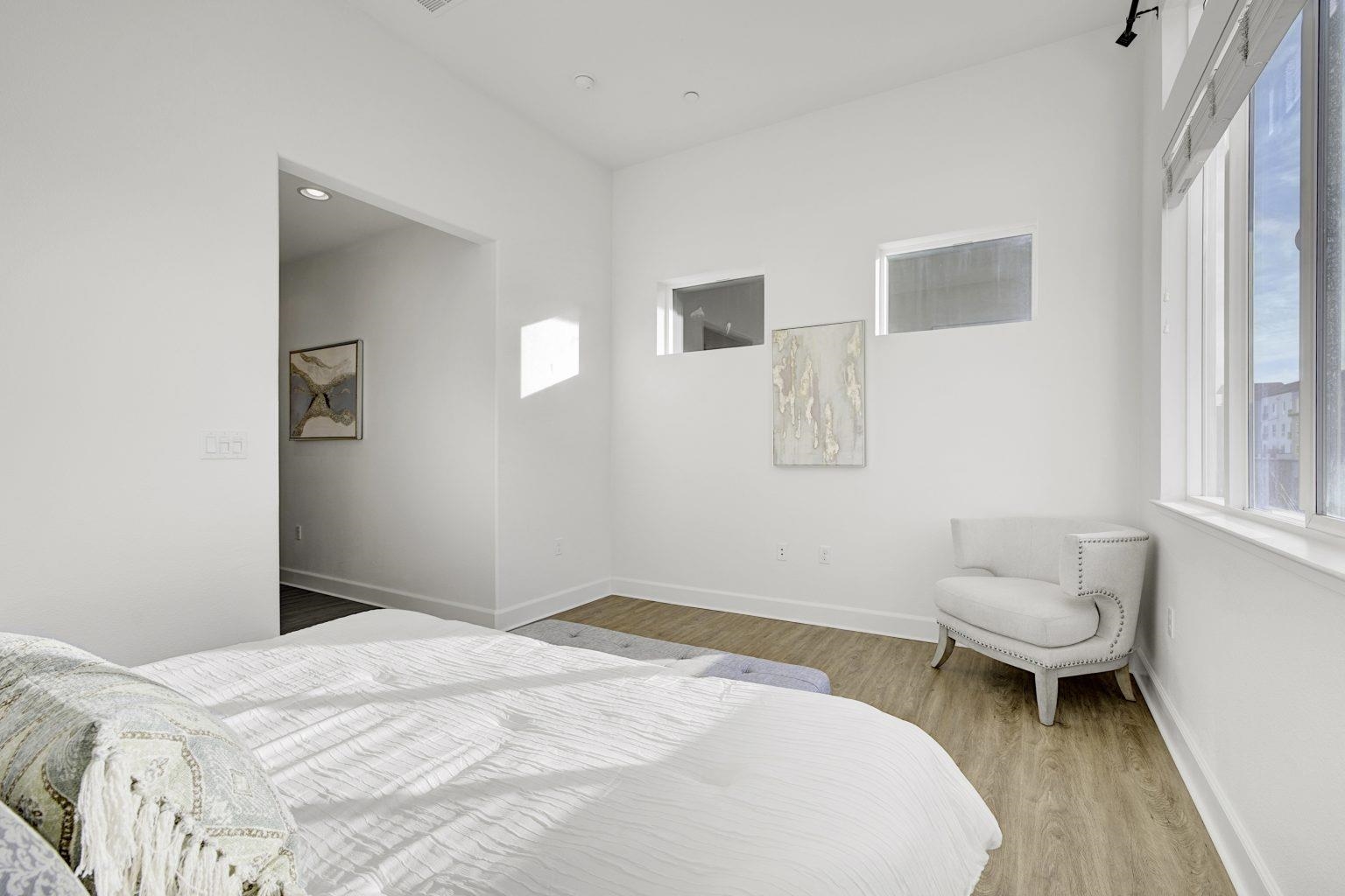 Detail Gallery Image 33 of 47 For 5399 Iron Horse Pkwy, Dublin,  CA 94568 - 3 Beds | 2/1 Baths