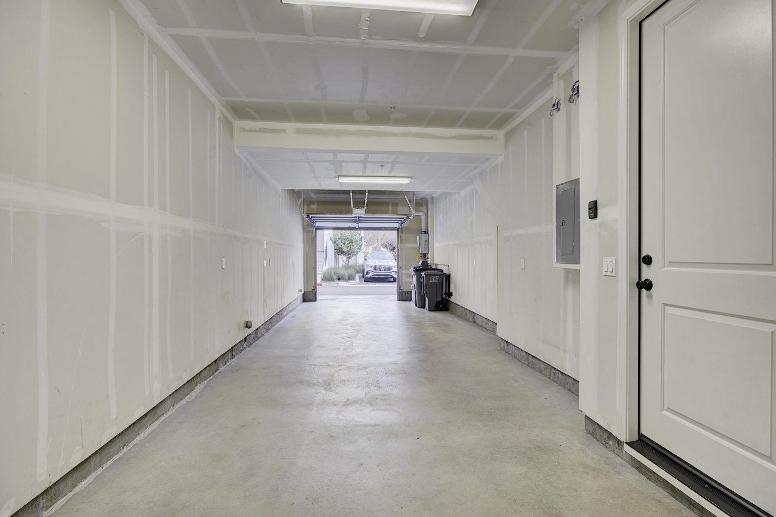 Detail Gallery Image 40 of 47 For 5399 Iron Horse Pkwy, Dublin,  CA 94568 - 3 Beds | 2/1 Baths