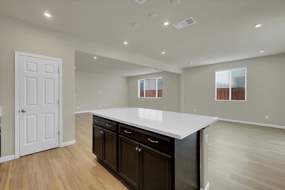 Detail Gallery Image 13 of 56 For 1712 House Dr, Woodland,  CA 95776 - 4 Beds | 3/1 Baths