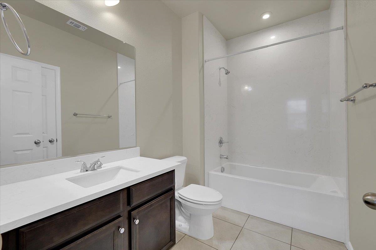 Detail Gallery Image 21 of 56 For 1712 House Dr, Woodland,  CA 95776 - 4 Beds | 3/1 Baths