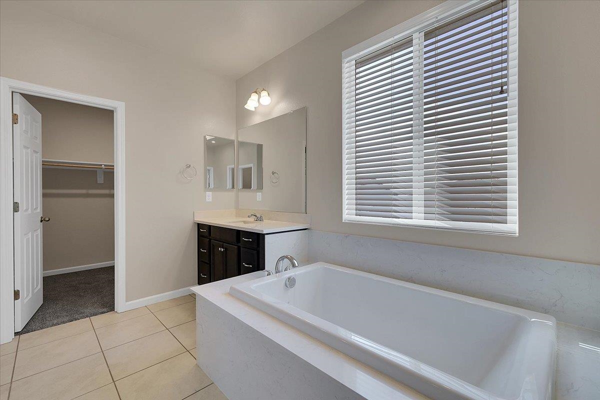 Detail Gallery Image 31 of 56 For 1712 House Dr, Woodland,  CA 95776 - 4 Beds | 3/1 Baths