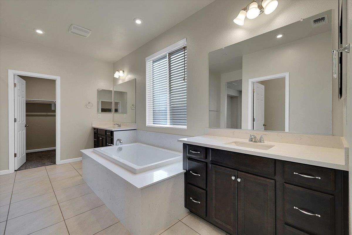 Detail Gallery Image 33 of 56 For 1712 House Dr, Woodland,  CA 95776 - 4 Beds | 3/1 Baths