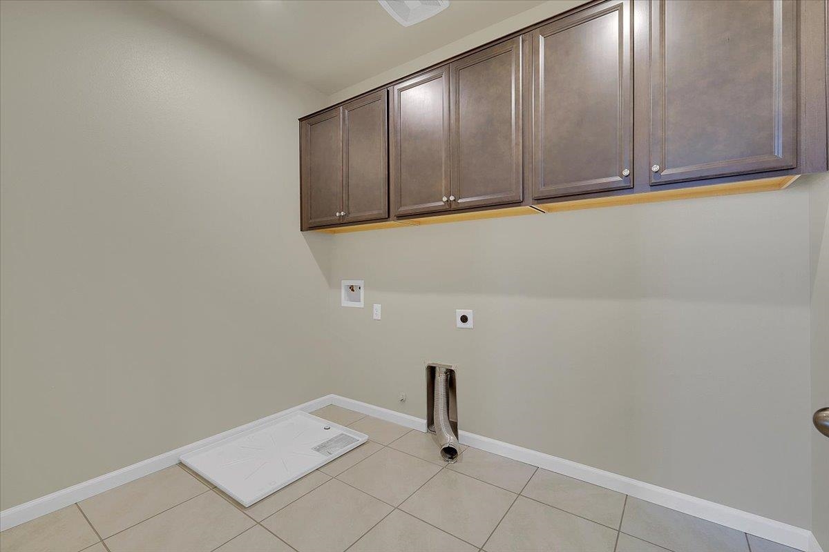 Detail Gallery Image 35 of 56 For 1712 House Dr, Woodland,  CA 95776 - 4 Beds | 3/1 Baths