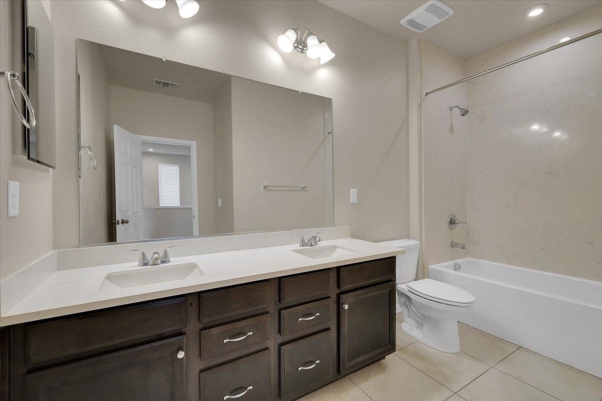 Detail Gallery Image 37 of 56 For 1712 House Dr, Woodland,  CA 95776 - 4 Beds | 3/1 Baths