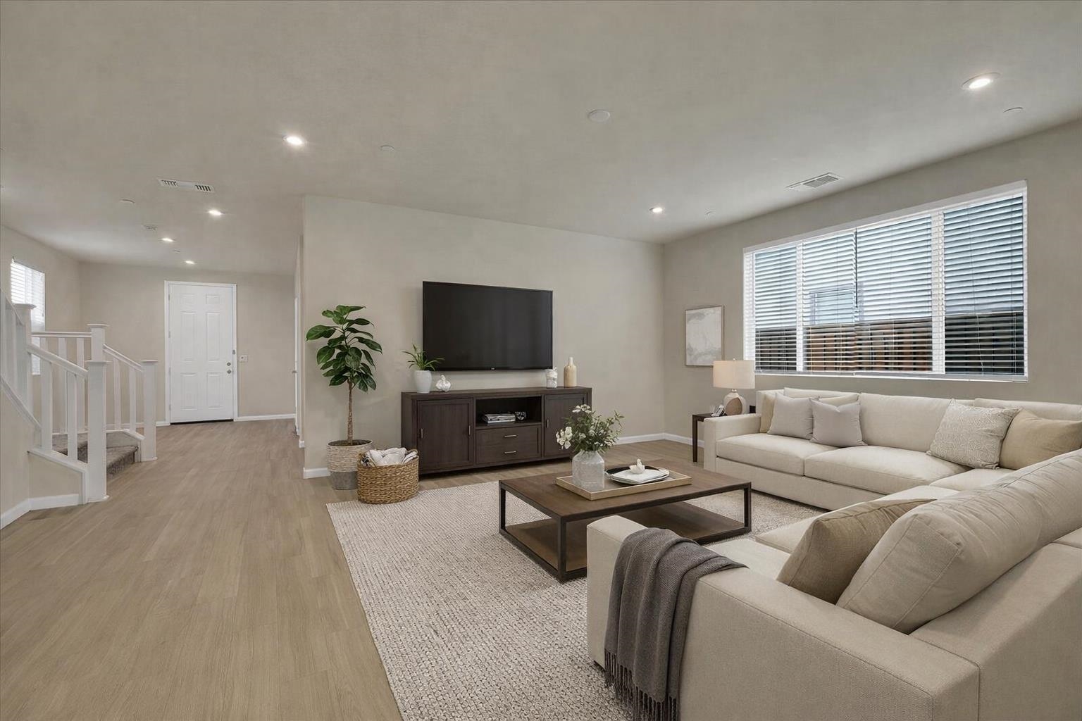 Detail Gallery Image 6 of 56 For 1712 House Dr, Woodland,  CA 95776 - 4 Beds | 3/1 Baths