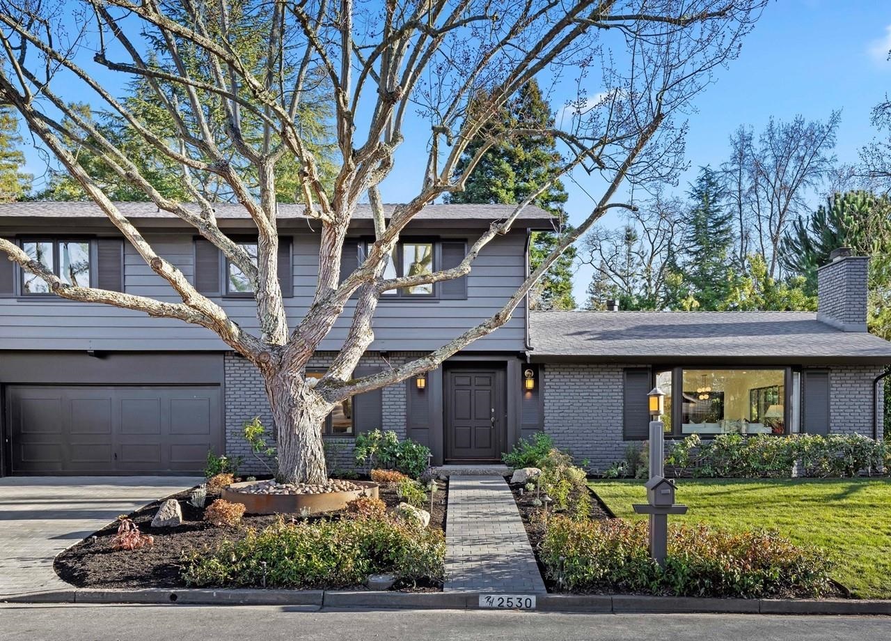 Detail Gallery Image 2 of 60 For 2530 Roundhill Dr, Alamo,  CA 94507 - 5 Beds | 3 Baths