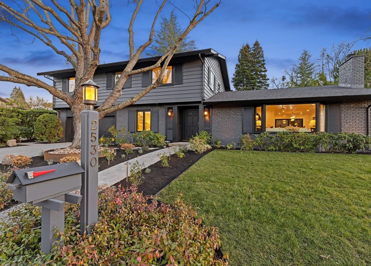 Detail Gallery Image 6 of 60 For 2530 Roundhill Dr, Alamo,  CA 94507 - 5 Beds | 3 Baths