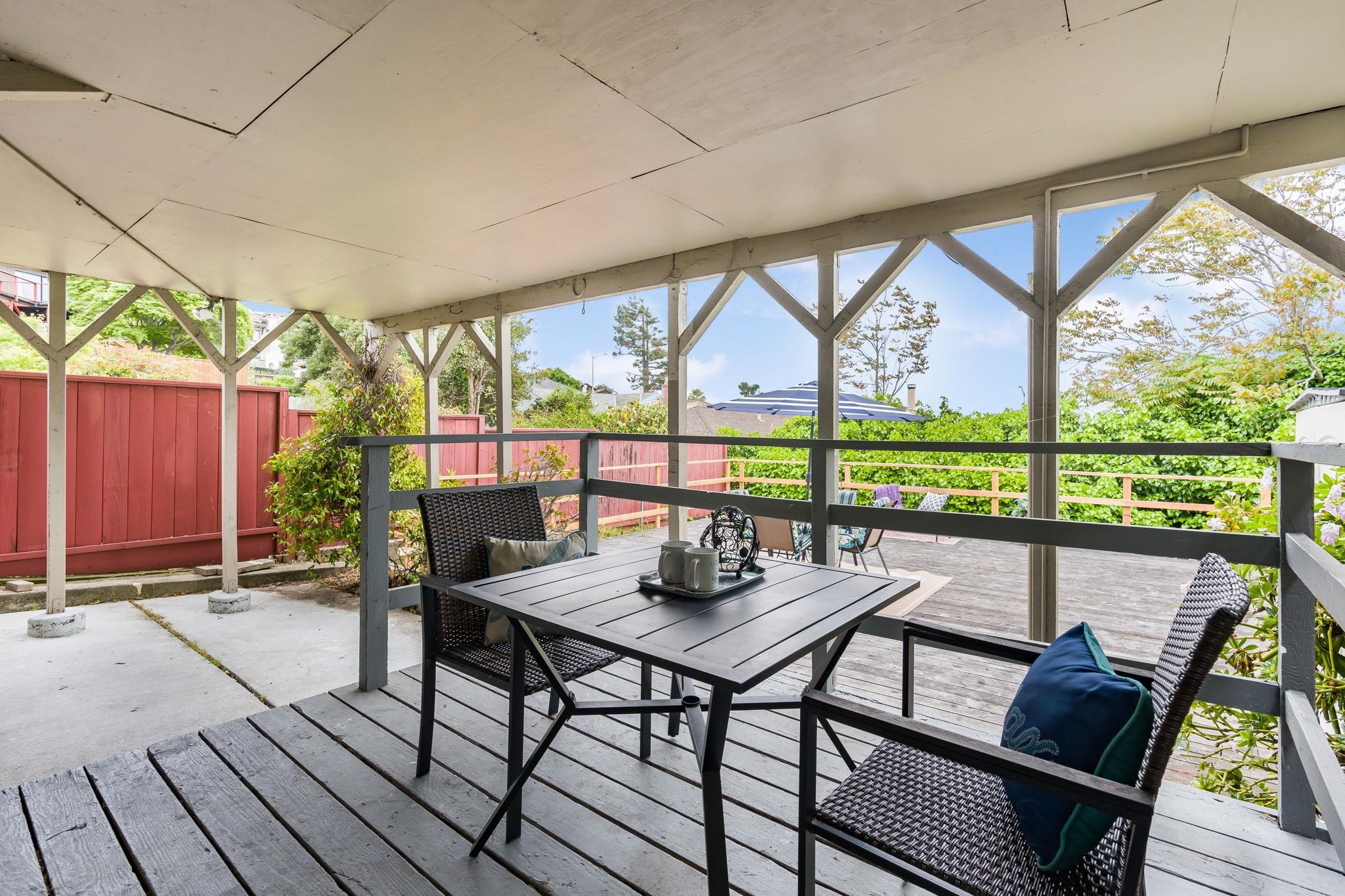 Detail Gallery Image 14 of 30 For 812 Washington Ave, Albany,  CA 94706 - 4 Beds | 2/1 Baths