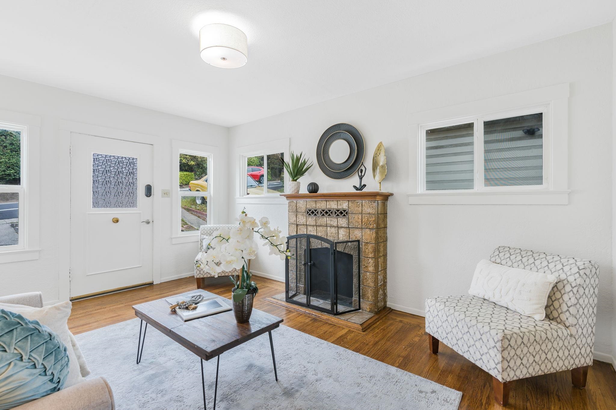 Detail Gallery Image 3 of 30 For 812 Washington Ave, Albany,  CA 94706 - 4 Beds | 2/1 Baths