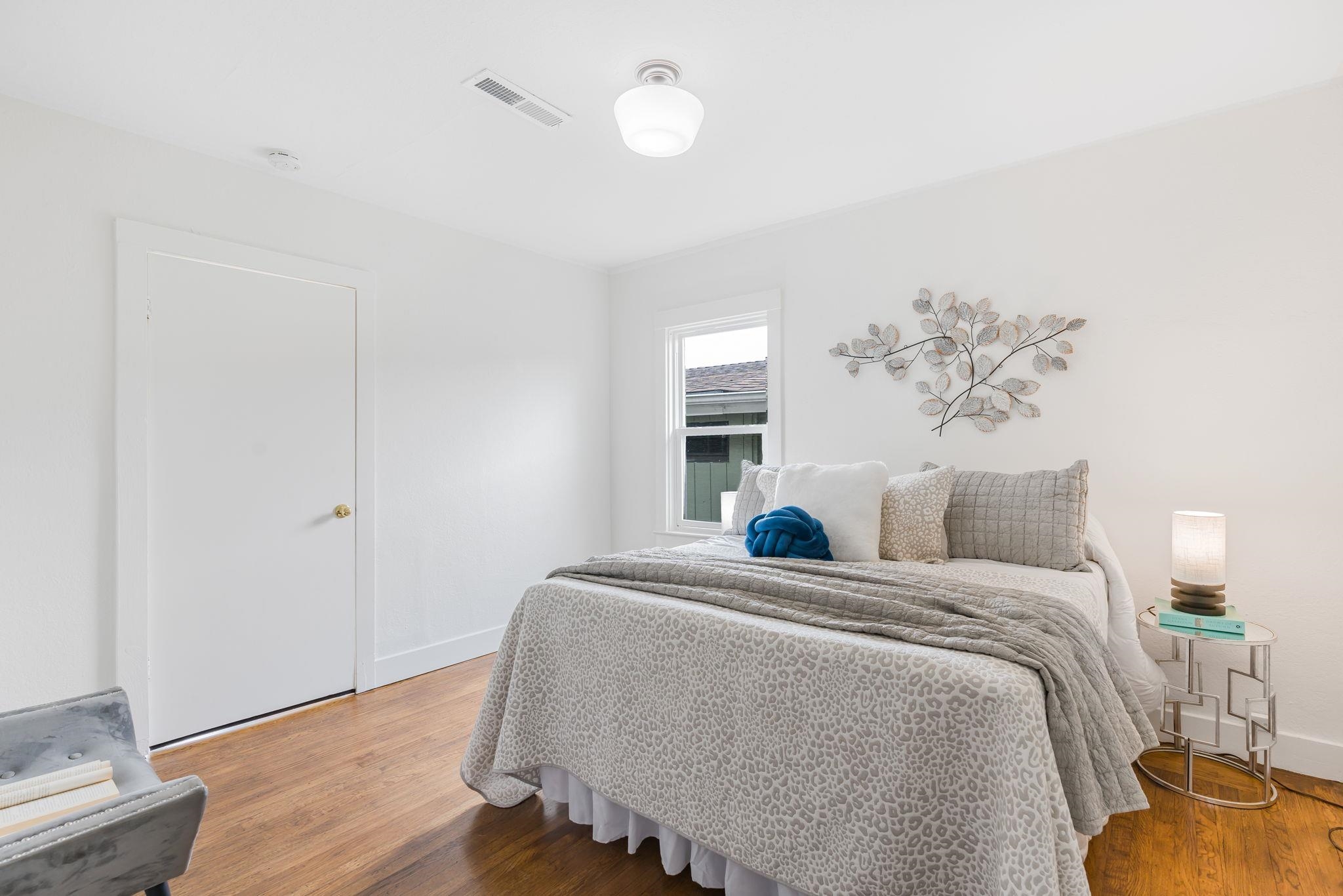 Detail Gallery Image 7 of 30 For 812 Washington Ave, Albany,  CA 94706 - 4 Beds | 2/1 Baths
