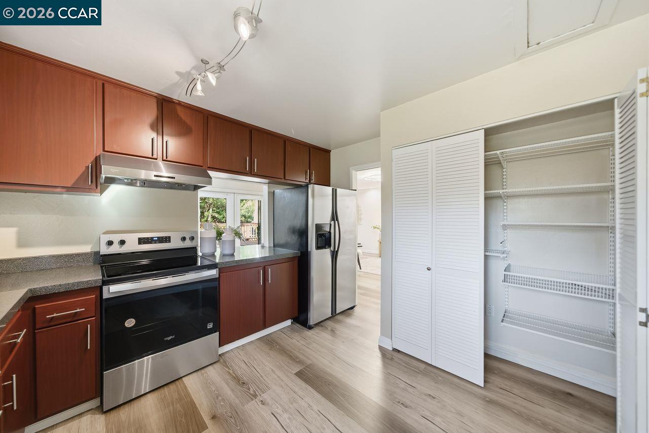 Photo #8: 41121530 Listing: Photo #8