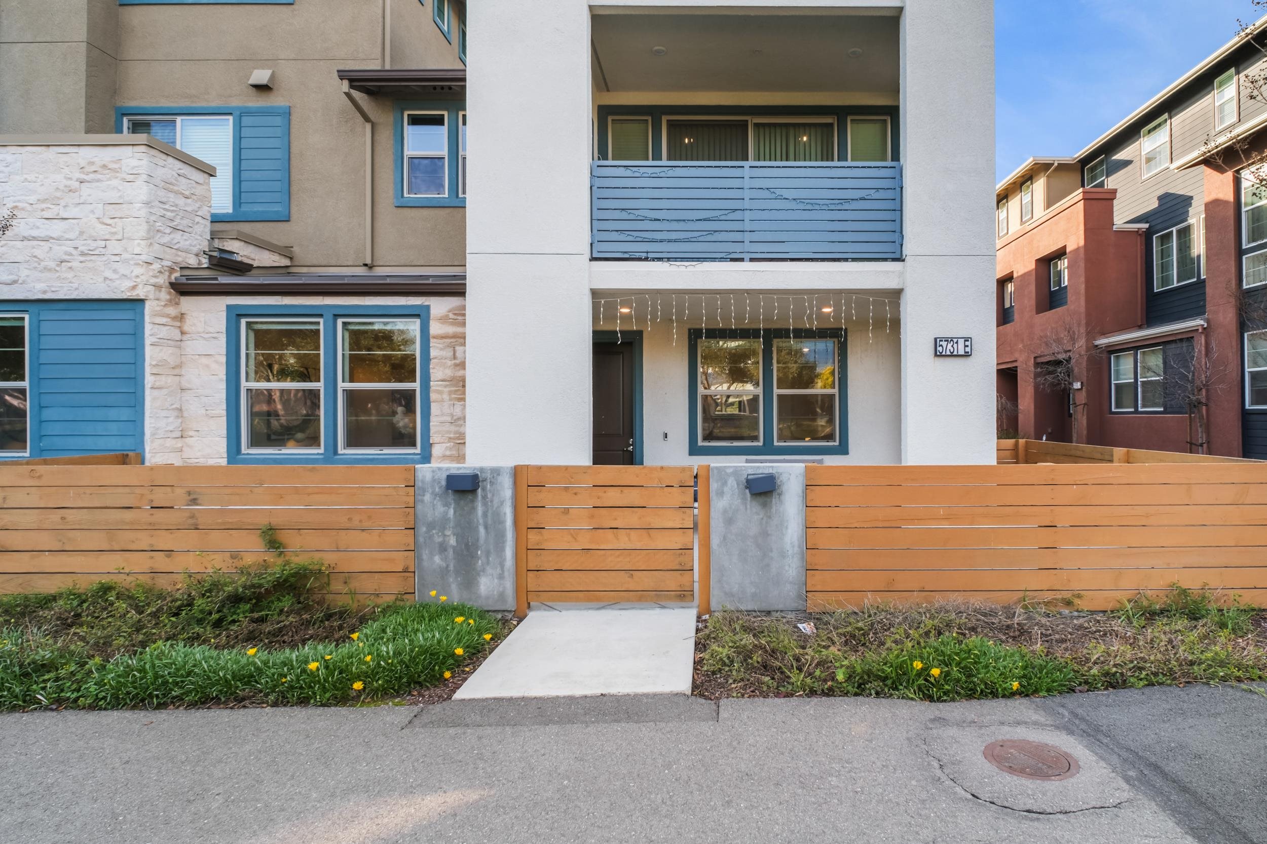 Front Image Thumbnail for BE41121542