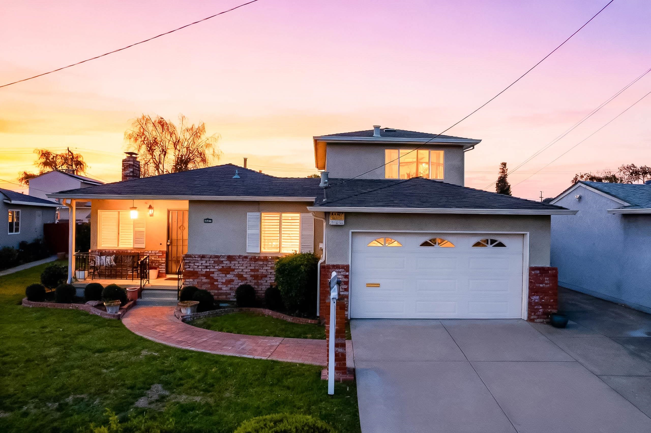 Detail Gallery Image 2 of 57 For 25889 Cascade St, Hayward,  CA 94544 - 4 Beds | 2 Baths