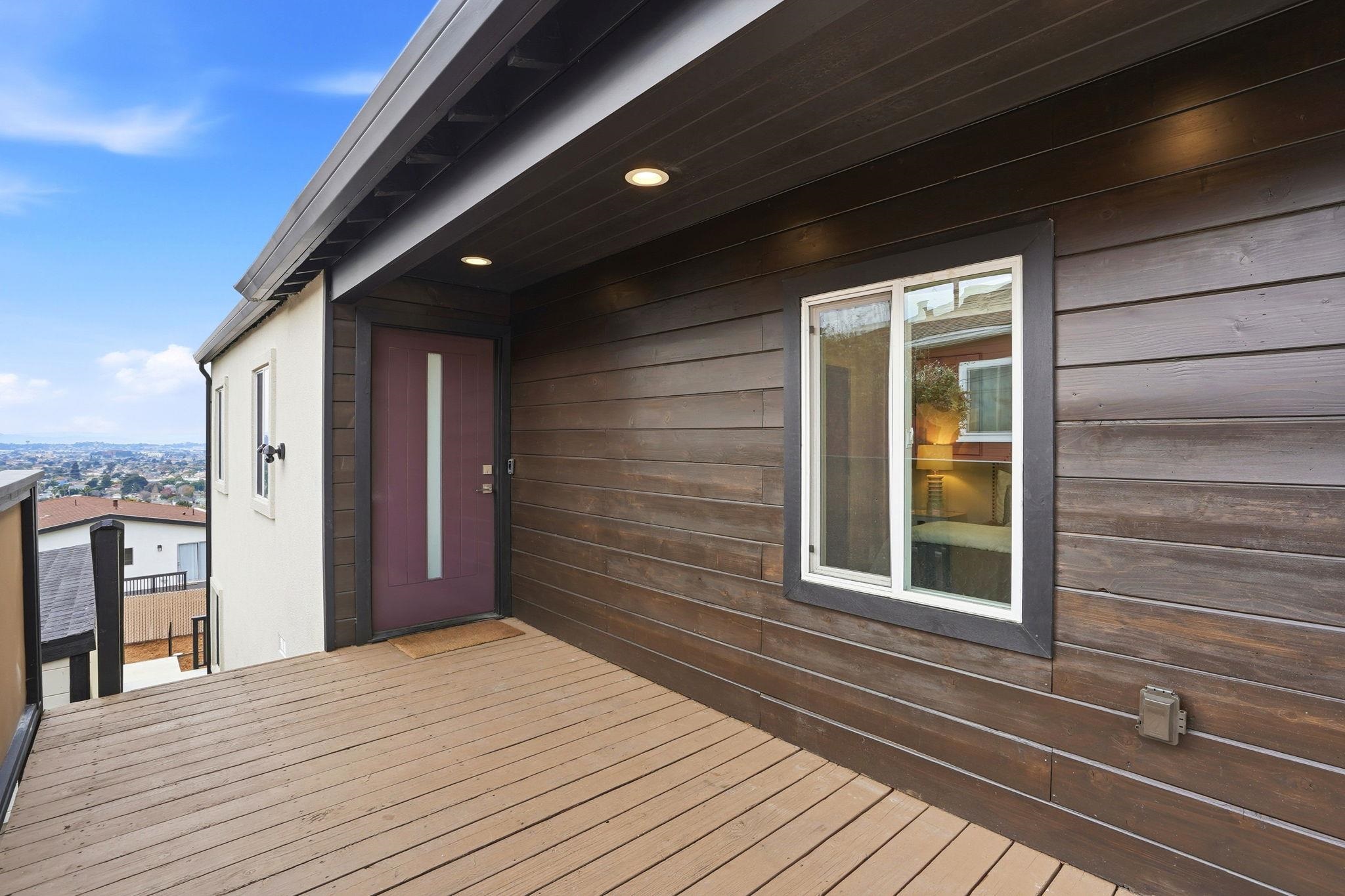 Detail Gallery Image 6 of 58 For 5950 Monterey Ave, Richmond,  CA 94805 - 4 Beds | 3 Baths