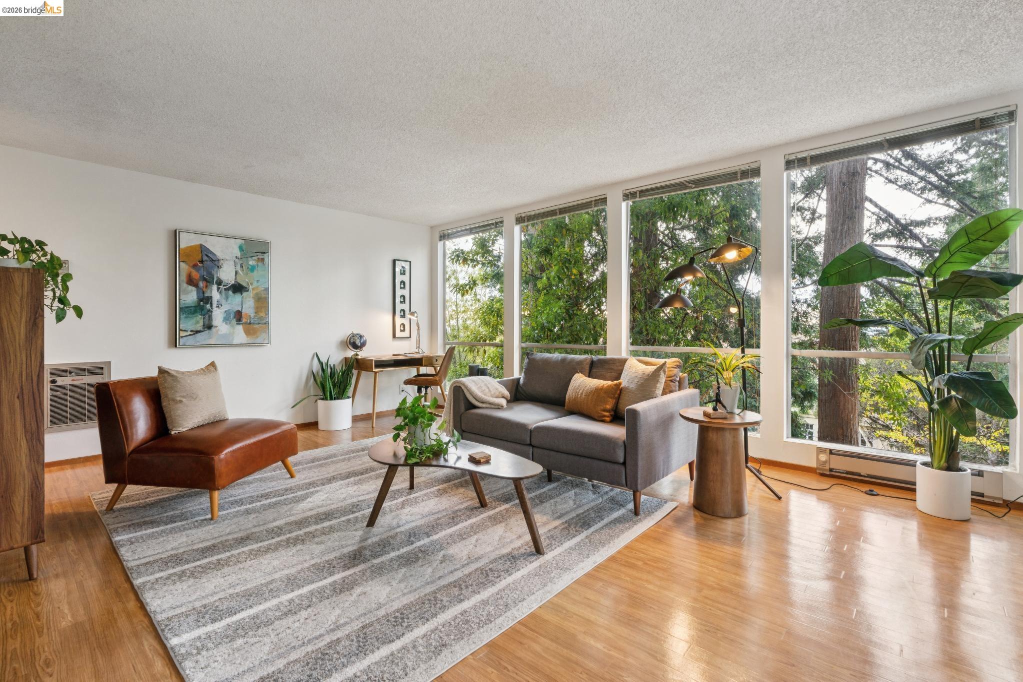 Detail Gallery Image 5 of 29 For 2700 Le Conte Ave #402,  Berkeley,  CA 94709 - 1 Beds | 1 Baths