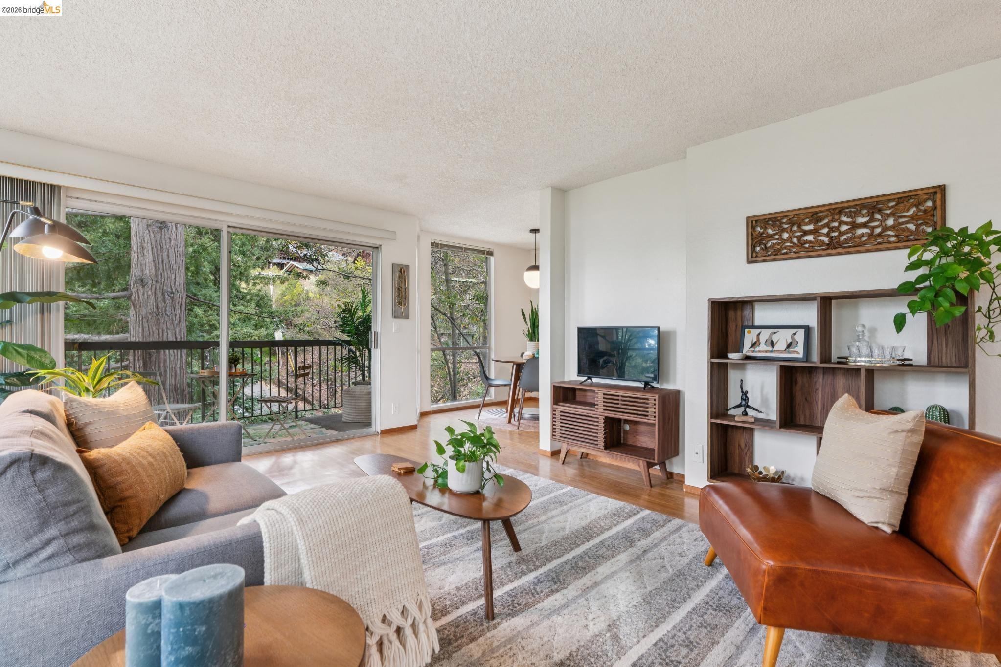 Detail Gallery Image 8 of 29 For 2700 Le Conte Ave #402,  Berkeley,  CA 94709 - 1 Beds | 1 Baths