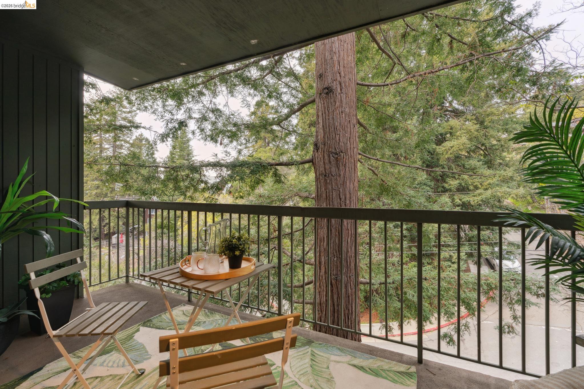 Detail Gallery Image 11 of 29 For 2700 Le Conte Ave #402,  Berkeley,  CA 94709 - 1 Beds | 1 Baths
