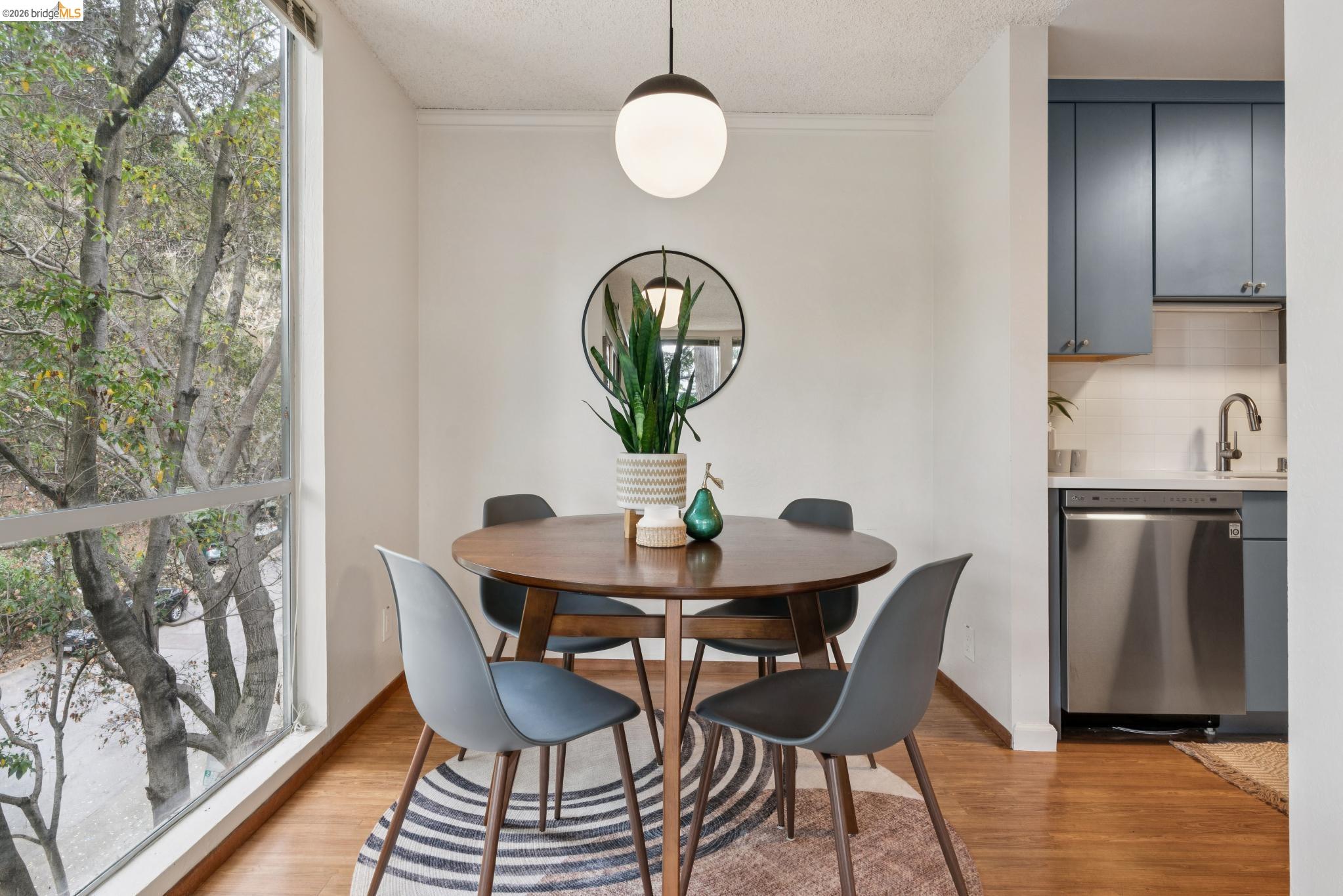 Detail Gallery Image 15 of 29 For 2700 Le Conte Ave #402,  Berkeley,  CA 94709 - 1 Beds | 1 Baths