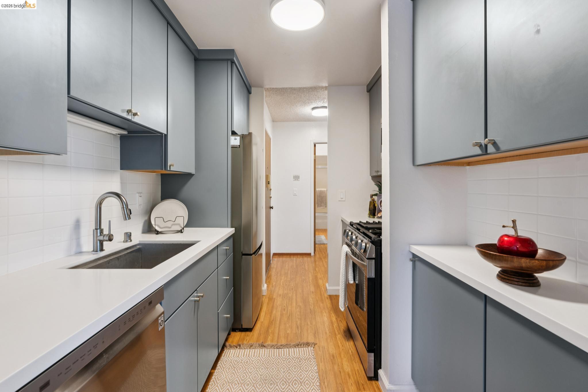 Detail Gallery Image 17 of 29 For 2700 Le Conte Ave #402,  Berkeley,  CA 94709 - 1 Beds | 1 Baths