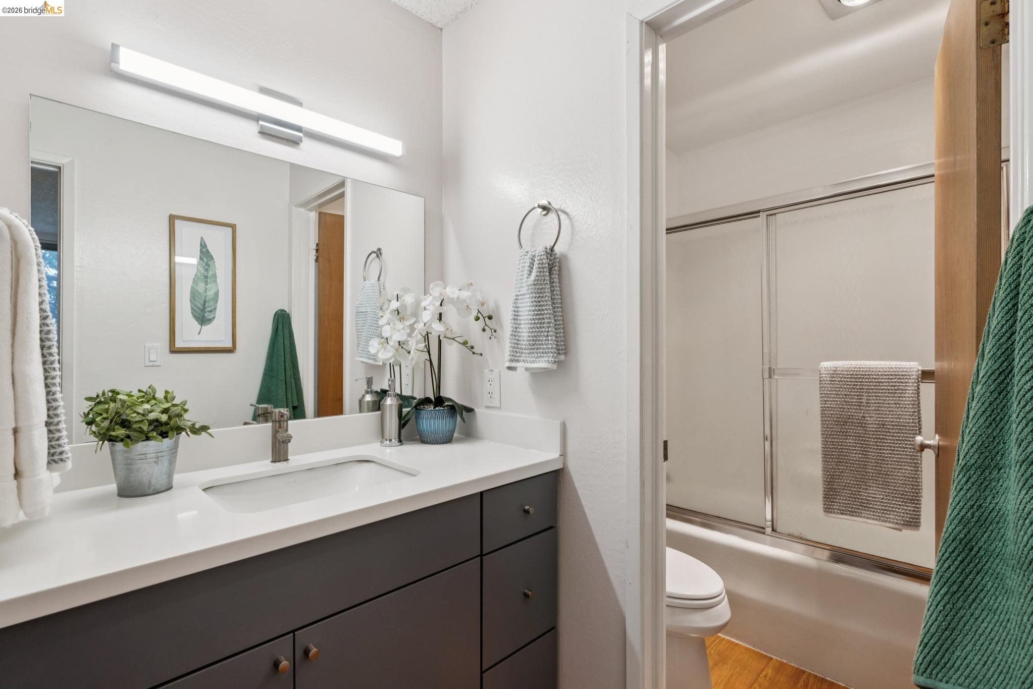 Detail Gallery Image 25 of 29 For 2700 Le Conte Ave #402,  Berkeley,  CA 94709 - 1 Beds | 1 Baths