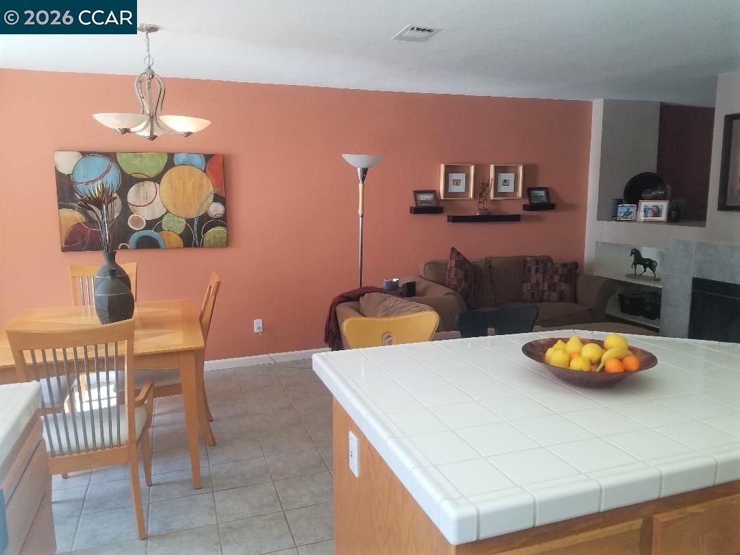 Detail Gallery Image 12 of 29 For 4764 Central Pkwy, Dublin,  CA 94568 - 3 Beds | 2/1 Baths