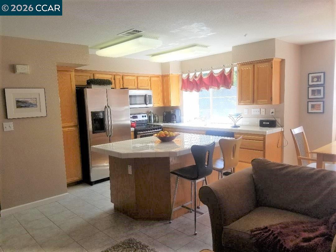 Detail Gallery Image 15 of 29 For 4764 Central Pkwy, Dublin,  CA 94568 - 3 Beds | 2/1 Baths