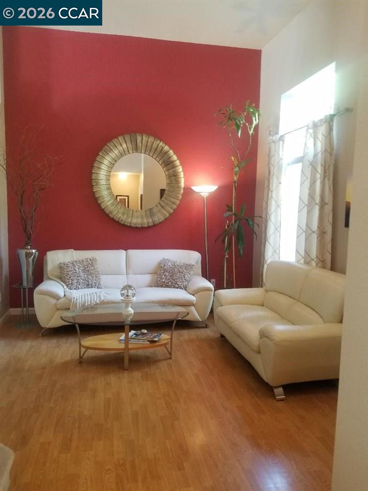 Detail Gallery Image 5 of 29 For 4764 Central Pkwy, Dublin,  CA 94568 - 3 Beds | 2/1 Baths