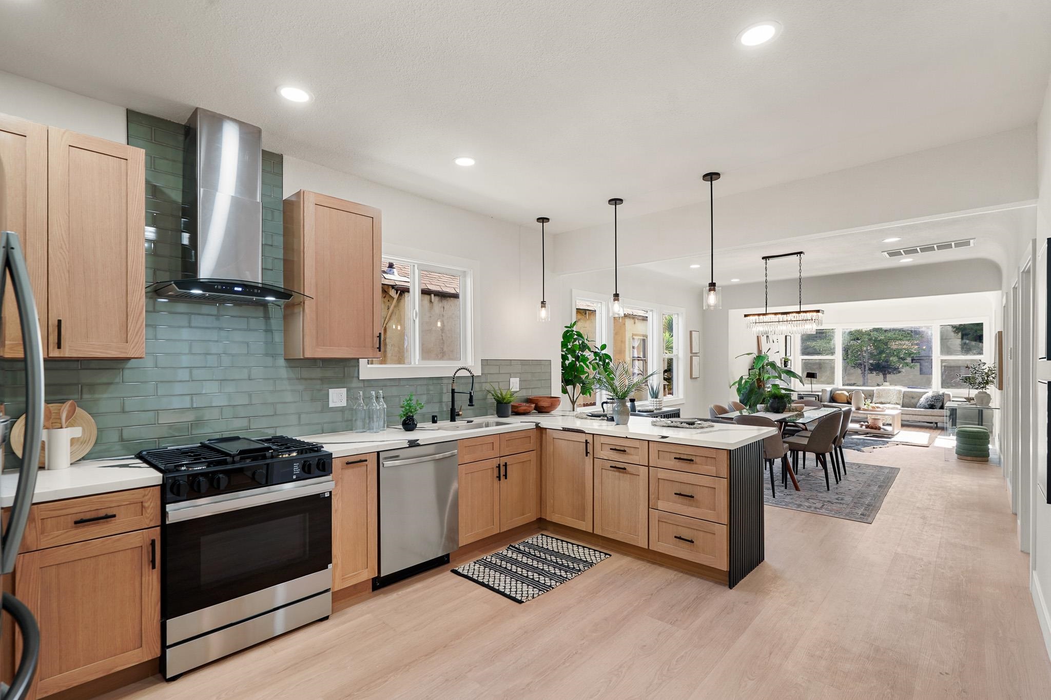 Detail Gallery Image 15 of 48 For 760 53rd St, Oakland,  CA 94609 - 3 Beds | 2 Baths